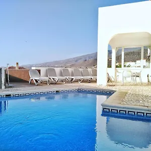 Beautiful - 4 Bedrooms, Heated Pool, 2 Priv Car Park Places, Fibre Net, Tv Channels Costa Adeje (Tenerife)